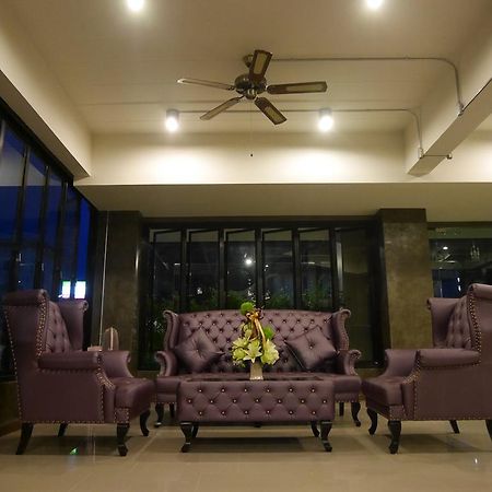 Green Garden Place Удон Тани Екстериор снимка